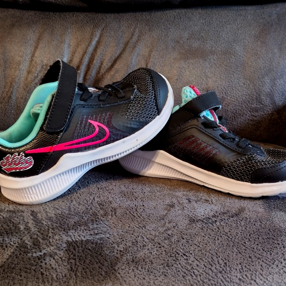 NIKE DOWNSHIFTER 11 SE TD 'BLACK DYNAMIC TURQUOISE' kids size 9C